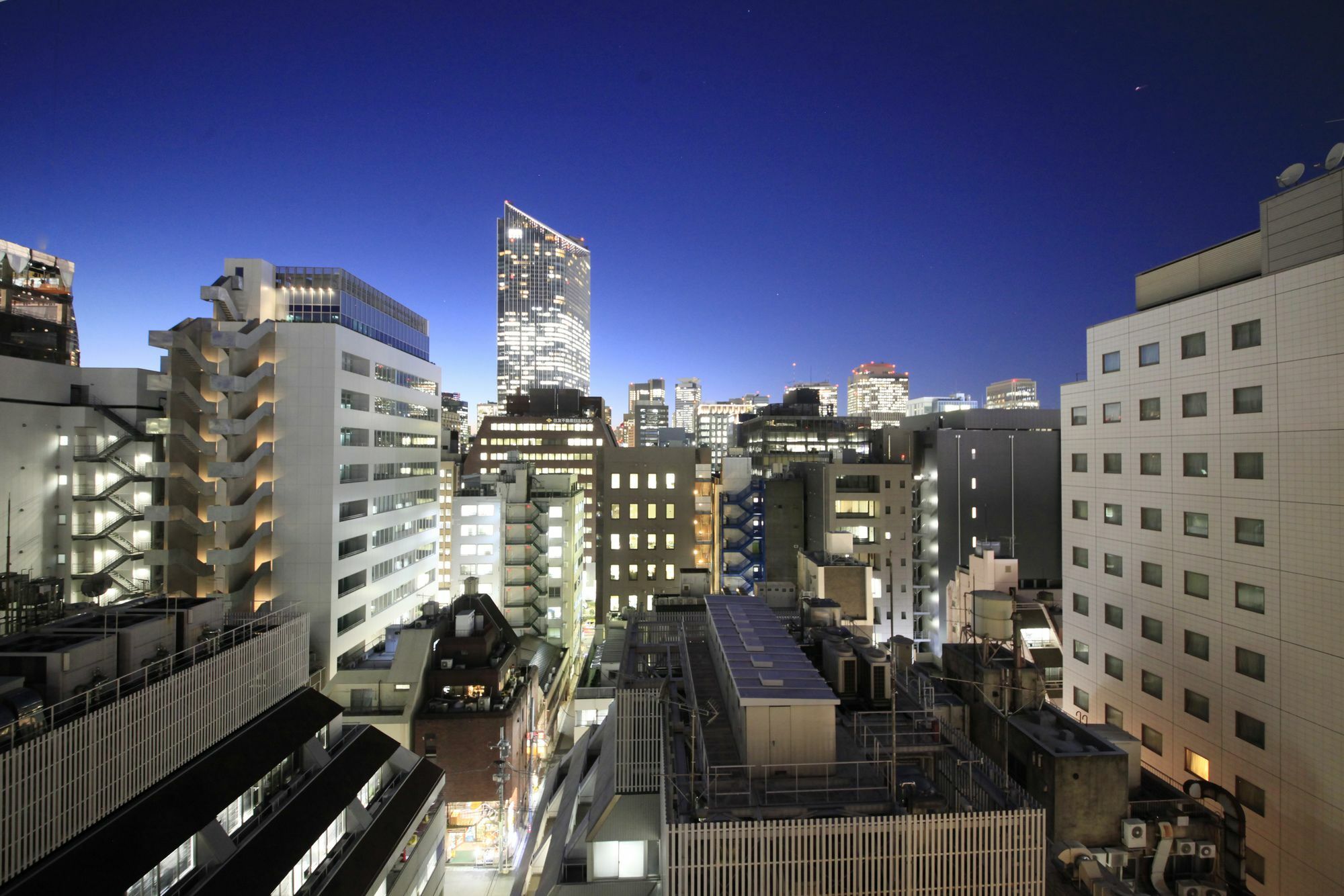 Candeo Shimbashi 4* Tokio